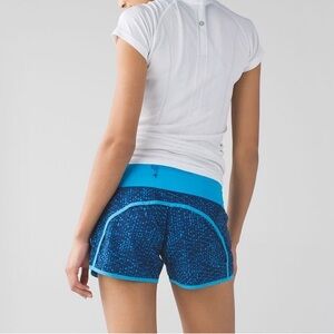 Lululemon Run Times Shorts Samba Snake Blue 4” 6